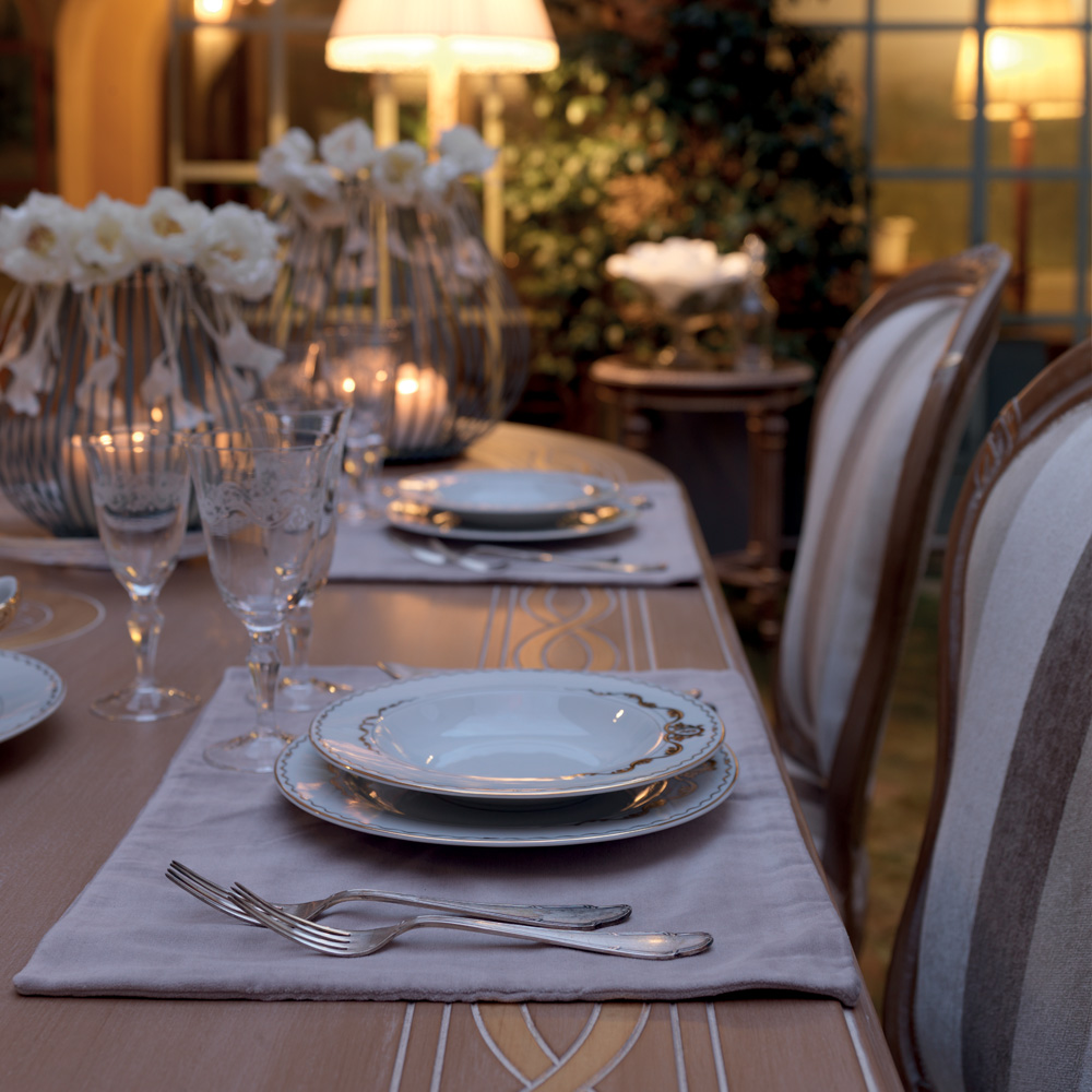 Luxurious Italian 6 Seat Dining Table Set
