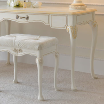 Classic Ivory and Gold Italian Dressing Table Classic Ivory and Gold Italian Dressing Table