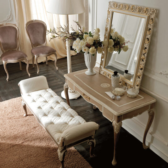 Luxurious Italian Classic Dressing Table Luxurious Italian Classic Dressing Table