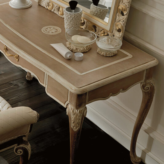 Luxurious Italian Classic Dressing Table Luxurious Italian Classic Dressing Table