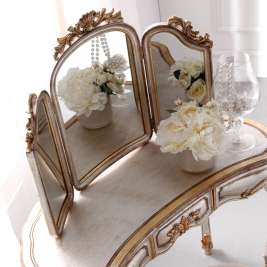 Antique Finish Silver Rococo Dressing Table Set Antique Finish Silver Rococo 3 Leaf Dressing Table Mirror