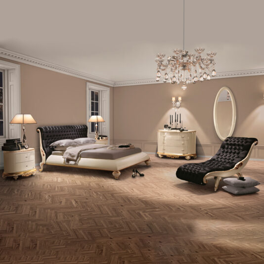 Classic Baroque Gold Leaf Upholstered Chaise Longue