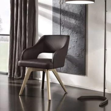 Italian Designer Leather Armchair Italian Designer Leather Armchair