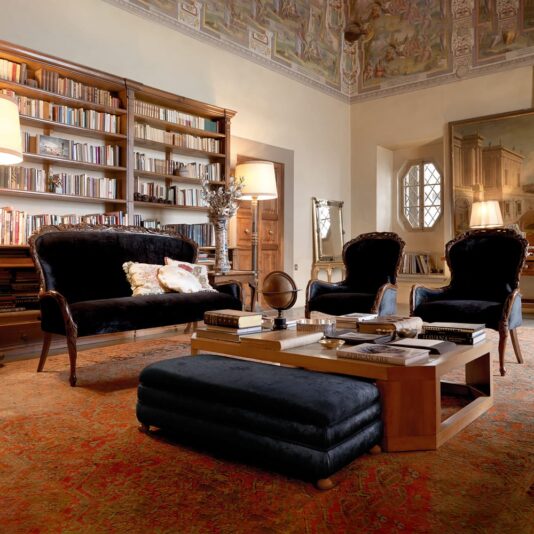 Classic Italian Designer Walnut Day Sofa Classic Italian Designer Walnut Day Sofa