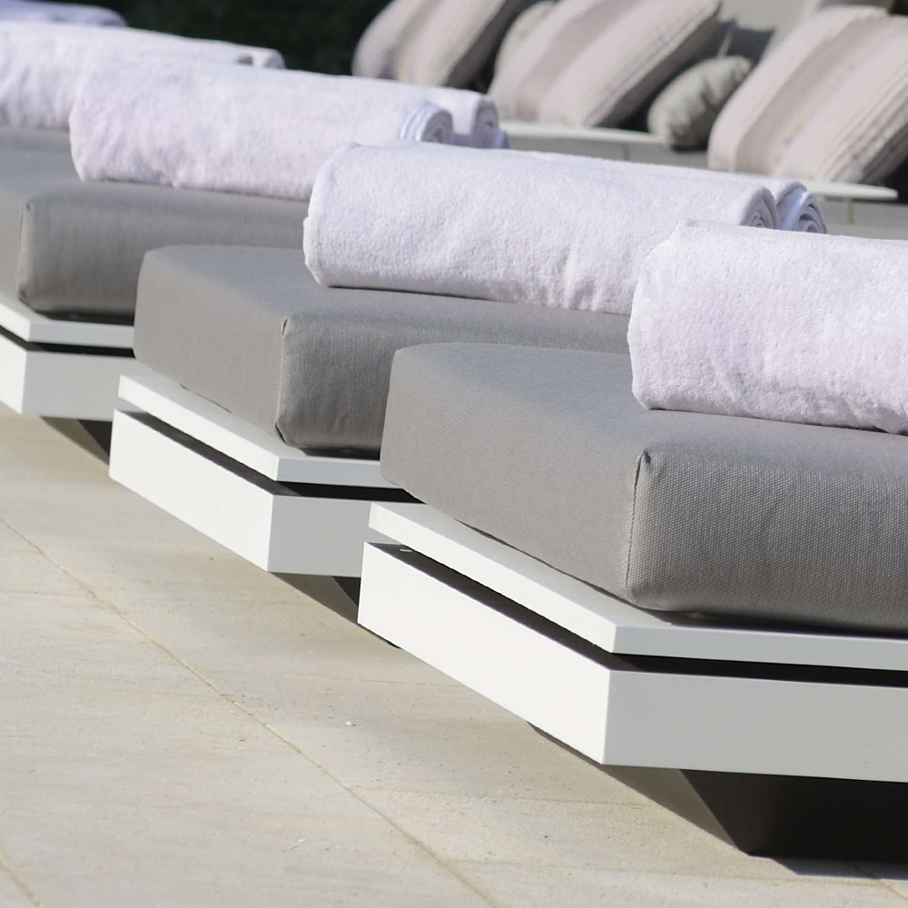 Contemporary Designer Outdoor Double Day Bed Style Lounger