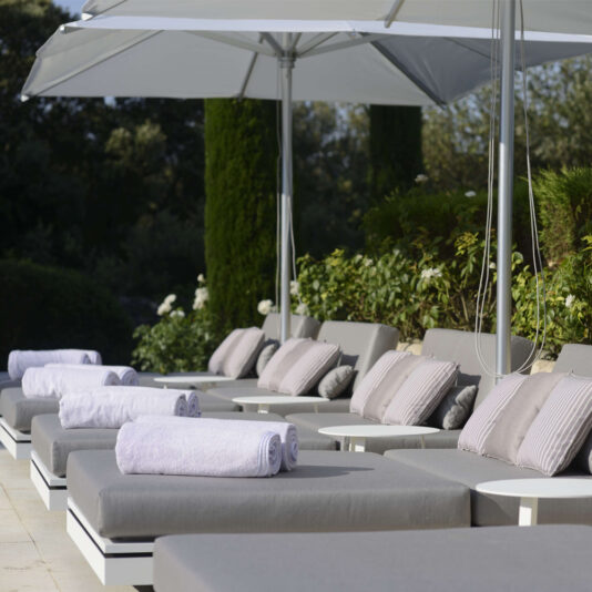 Contemporary Designer Outdoor Double Day Bed Style Lounger Contemporary Designer Outdoor Double Day Bed Style Lounger