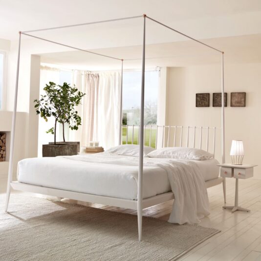 Contemporary Italian Designer Four Poster Bed Contemporary Italian Designer Four Poster Bed