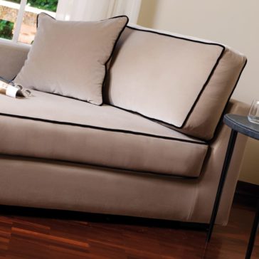 Contemporary Velvet Upholstered Chaise Longue