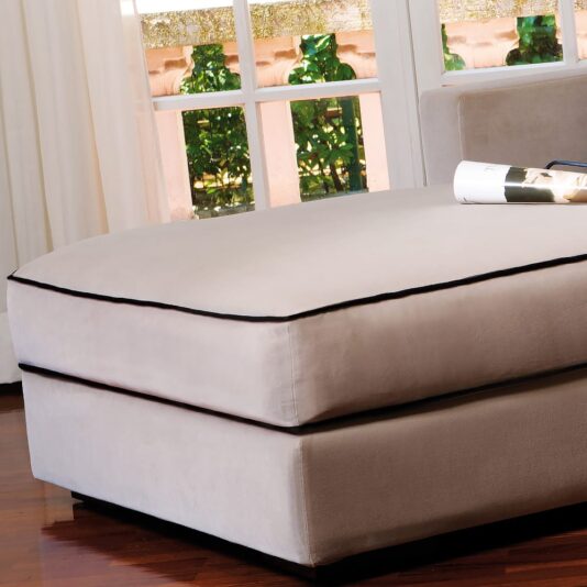 Contemporary Velvet Upholstered Chaise Longue