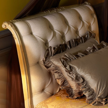 Curved Ornate Italian Button Upholstered Single Bed Curved Ornate Italian Button Upholstered Single Bed