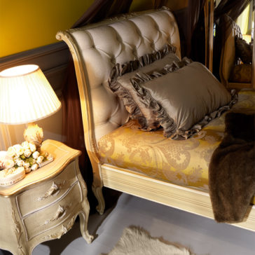 Curved Ornate Italian Button Upholstered Single Bed Curved Ornate Italian Button Upholstered Single Bed