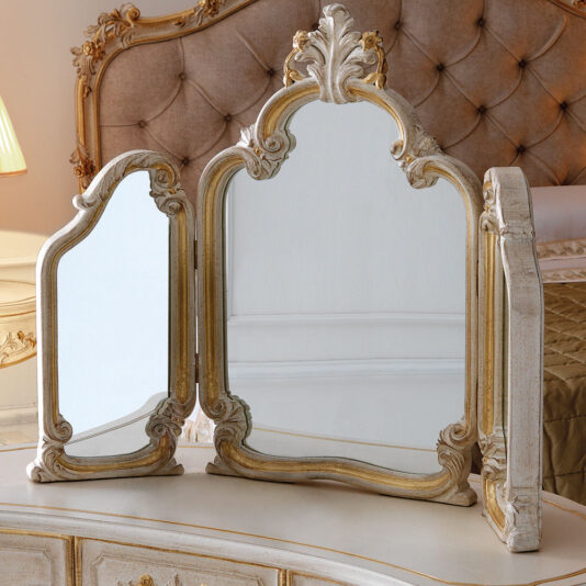 Decorative Ivory Italian Small Italian Dressing Table Set Decorative Ivory Italian Small Italian Dressing Table Set