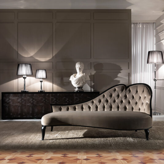 Designer Italian Button Upholstered Modern Chaise Longue Designer Italian Button Upholstered Modern Chaise Longue