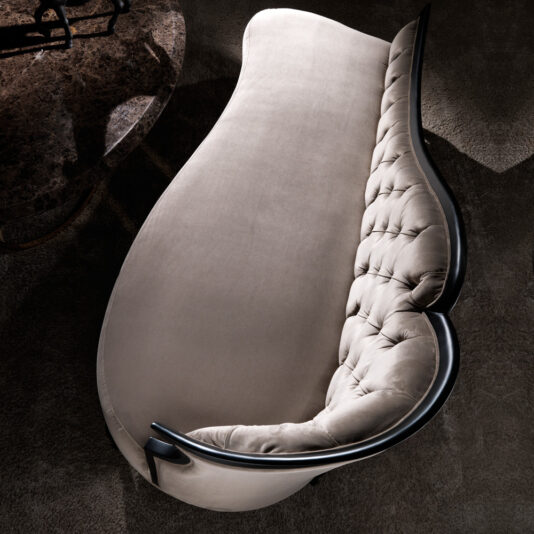 Designer Italian Button Upholstered Modern Chaise Longue Designer Italian Button Upholstered Modern Chaise Longue