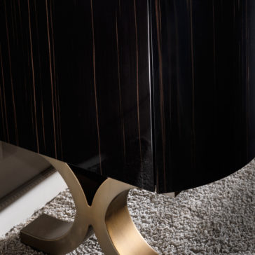 Luxury Italian Ebony Veneered Buffet Luxury Italian Ebony Veneered Sideboard