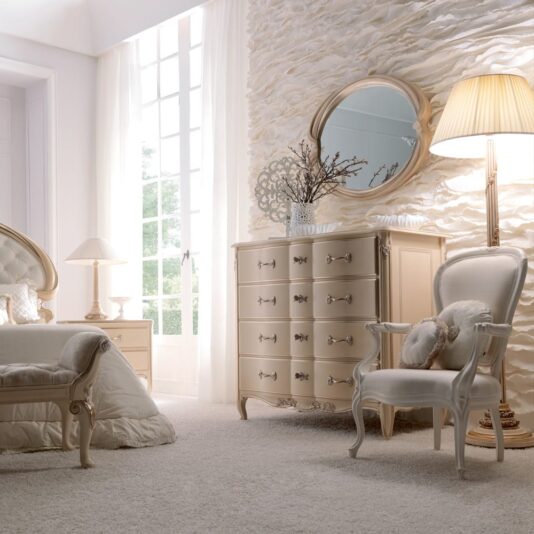 Elegant Italian Ivory Designer Armchair Elegant Italian Ivory Designer Armchair