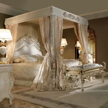 Extravagant Luxurious 4 Poster Bed Extravagant Luxurious 4 Poster Bed