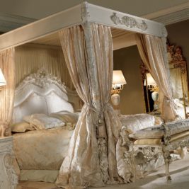 Extravagant Luxurious 4 Poster Bed