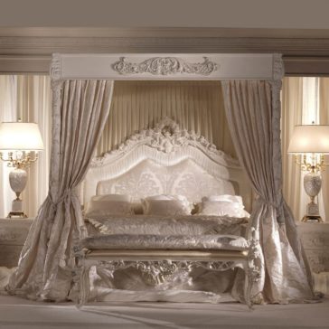 Extravagant Luxurious 4 Poster Bed Extravagant Luxurious 4 Poster Bed