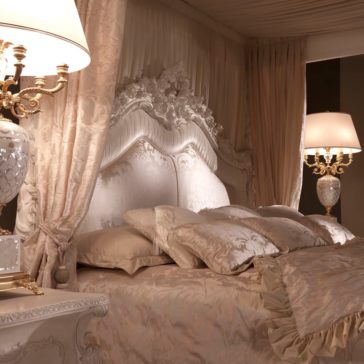 Extravagant Luxurious 4 Poster Bed Extravagant Luxurious 4 Poster Bed