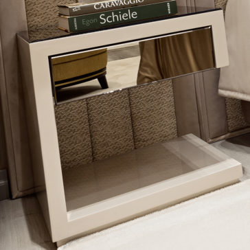 High End Contemporary Italian Designer Bedside Table High End Contemporary Italian Designer Bedside Table