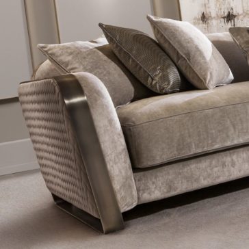 High End Contemporary Italian Designer Quilted Leather Sofa High End Contemporary Italian Designer Quilted Leather Sofa