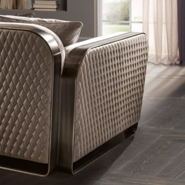 High End Contemporary Italian Designer Quilted Leather Sofa High End Contemporary Italian Designer Quilted Leather Sofa