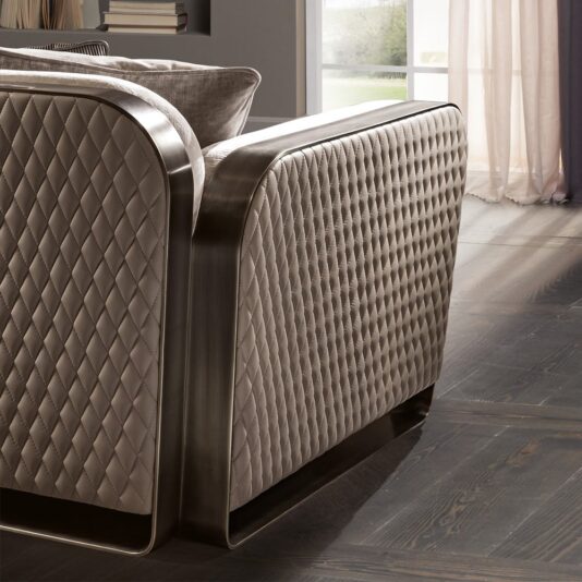 High End Contemporary Italian Designer Quilted Leather Sofa High End Contemporary Italian Designer Quilted Leather Sofa