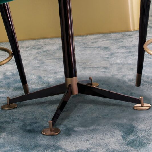 High End Designer Bar Table And Bar Chairs Set High End Designer Bar Table And Chairs Set