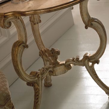 High End Designer Italian Side Table High End Designer Italian Side Table