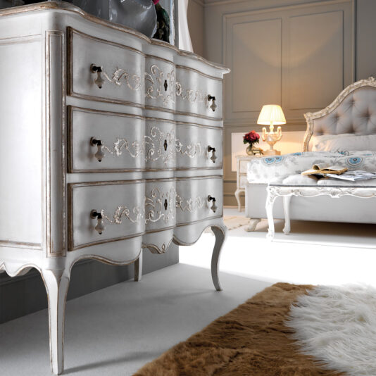 High End Italian Chest of Drawers and Mirror Set High End Italian Chest of Drawers and Mirror Set