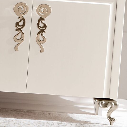 High End Italian Designer Mother of Pearl Sideboard High End Italian Designer Mother of Pearl Sideboard