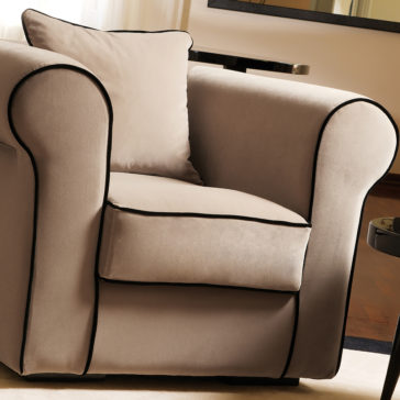 High End Modern Italian Velvet Armchair High End Modern Italian Velvet Armchair