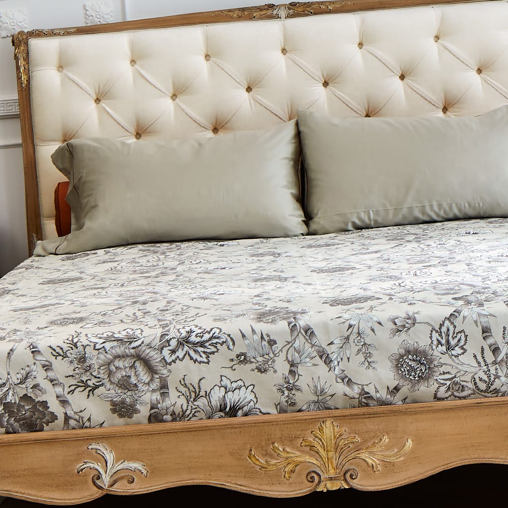 High End Oak Button Upholstered Italian Bed