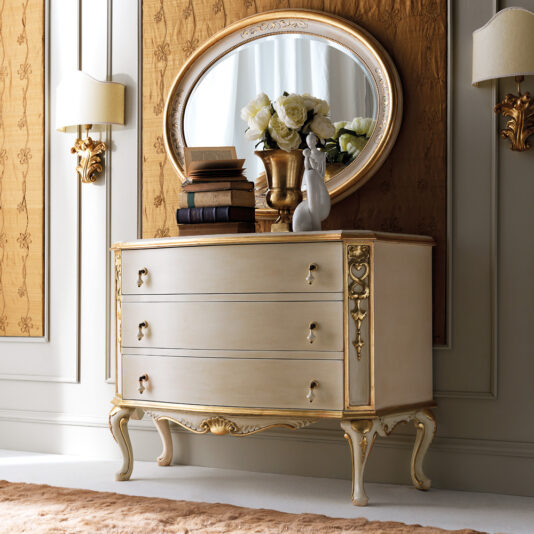 High End Rococo Chest of Drawers High End Rococo Chest of Drawers