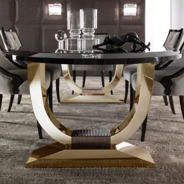 Italian Black Lacquered Gold Oval Dining Table Italian Black Lacquered Gold Oval Dining Table
