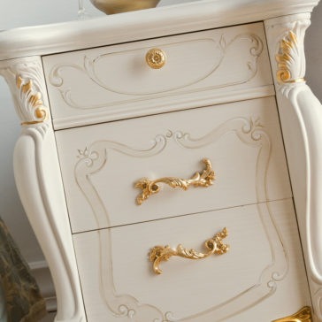 Italian Carved Gold Leaf Bedside Cabinet Italian Carved Gold Leaf Bedside Cabinet