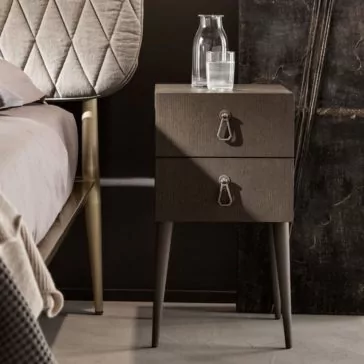 Italian Designer Small Oak Veneered Bedside Cabinet Italian Designer Small Oak Veneered Bedside Cabinet