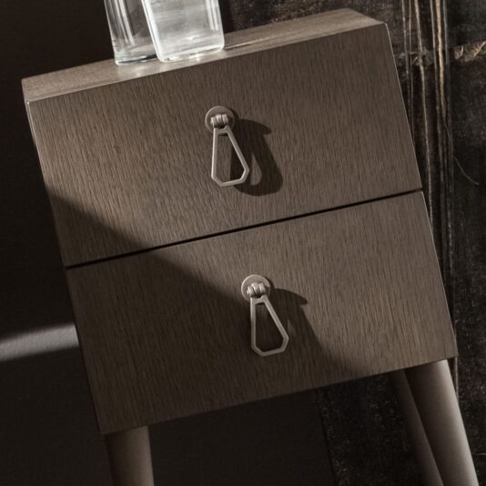 Italian Designer Small Oak Veneered Bedside Cabinet Italian Designer Small Oak Veneered Bedside Cabinet