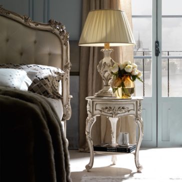 Italian Luxury Ornate Carved Classic Table Lamp