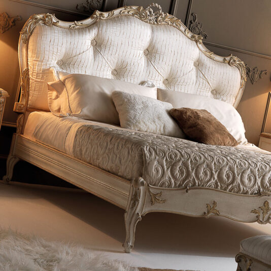 Italian Rococo Luxury Silk Button Upholstered Bed Italian Rococo Luxury Silk Button Upholstered Bed
