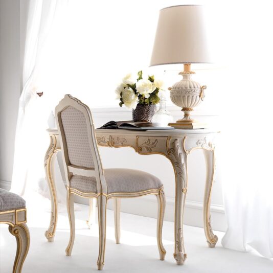 Large Designer Italian Carved Classic Table Lamp Large Designer Italian Carved Classic Table Lamp