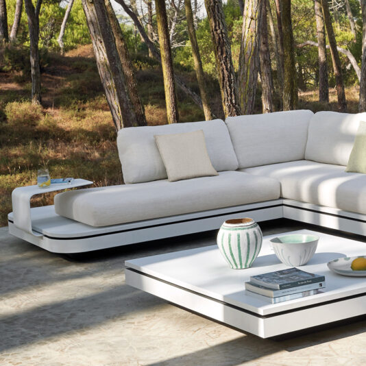 Large Luxury Contemporary Outdoor Modular Corner Sofa Large Luxury Contemporary Outdoor Modular Corner Sofa