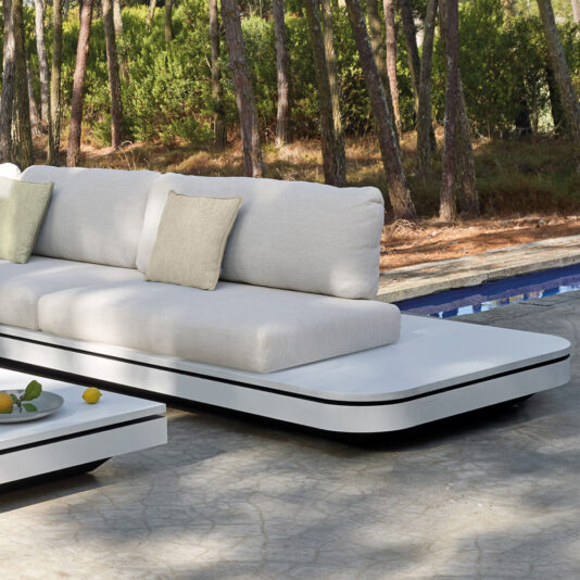 Large Luxury Contemporary Outdoor Modular Corner Sofa Large Luxury Contemporary Outdoor Modular Corner Sofa