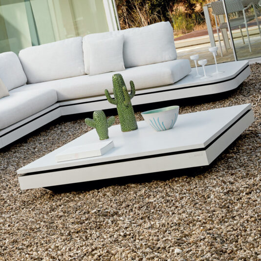 Large Luxury Contemporary Outdoor Modular Corner Sofa Large Luxury Contemporary Outdoor Modular Corner Sofa
