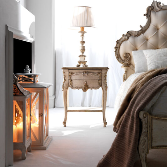 Louis Reproduction Italian Bedside Table Louis Reproduction Italian Bedside Table