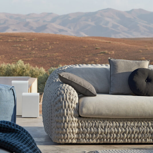 Luxurious Designer Contemporary Outdoor Garden 3 Seater Sofa Luxurious Designer Contemporary Outdoor Garden 3 Seater Sofa