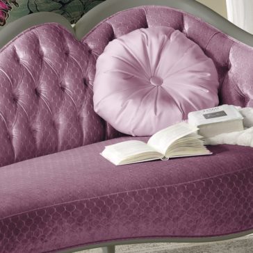 Luxurious Modern Italian Designer Chaise Longue Luxurious Modern Italian Designer Chaise Longue