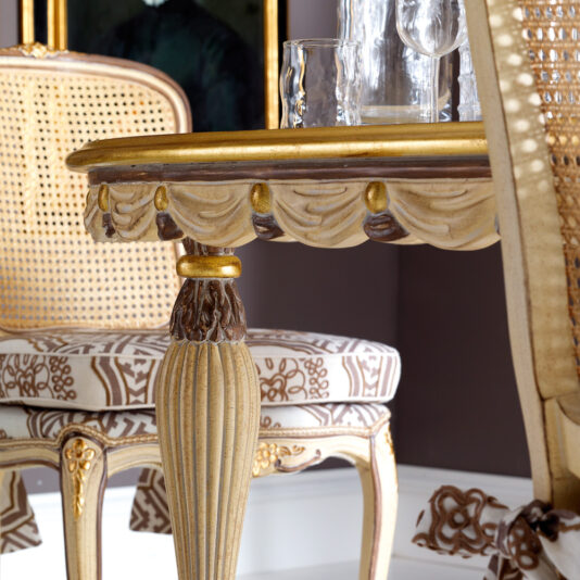 Luxury Classic Italian Louis XVI Reproduction Dining Table Luxury Classic Italian Louis XVI Reproduction Dining Table