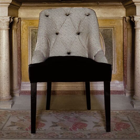 Luxury Contemporary Italian Button Upholstered Dining Chair Luxury Contemporary Italian Button Upholstered Dining Chair